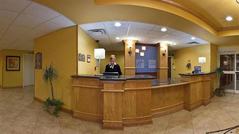 Holiday Inn Express Hotel & Suites Louisville South-Hillview, An Ihg Hotel Bagian luar foto