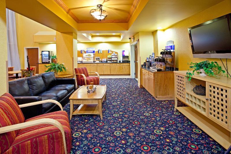 Holiday Inn Express Hotel & Suites Louisville South-Hillview, An Ihg Hotel Bagian luar foto